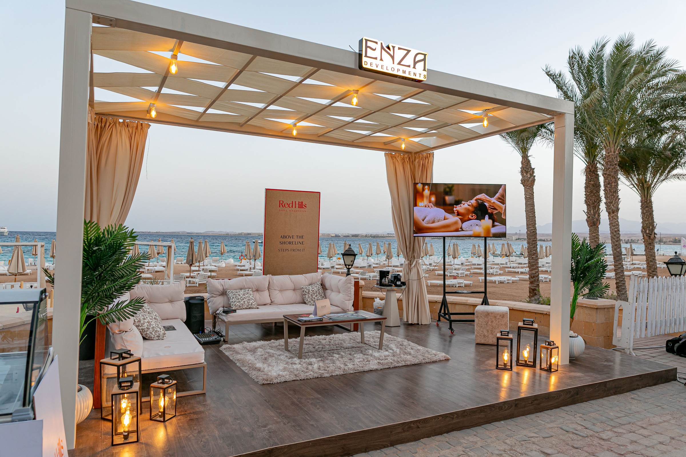 Red Hills Easter Sunset Lounge